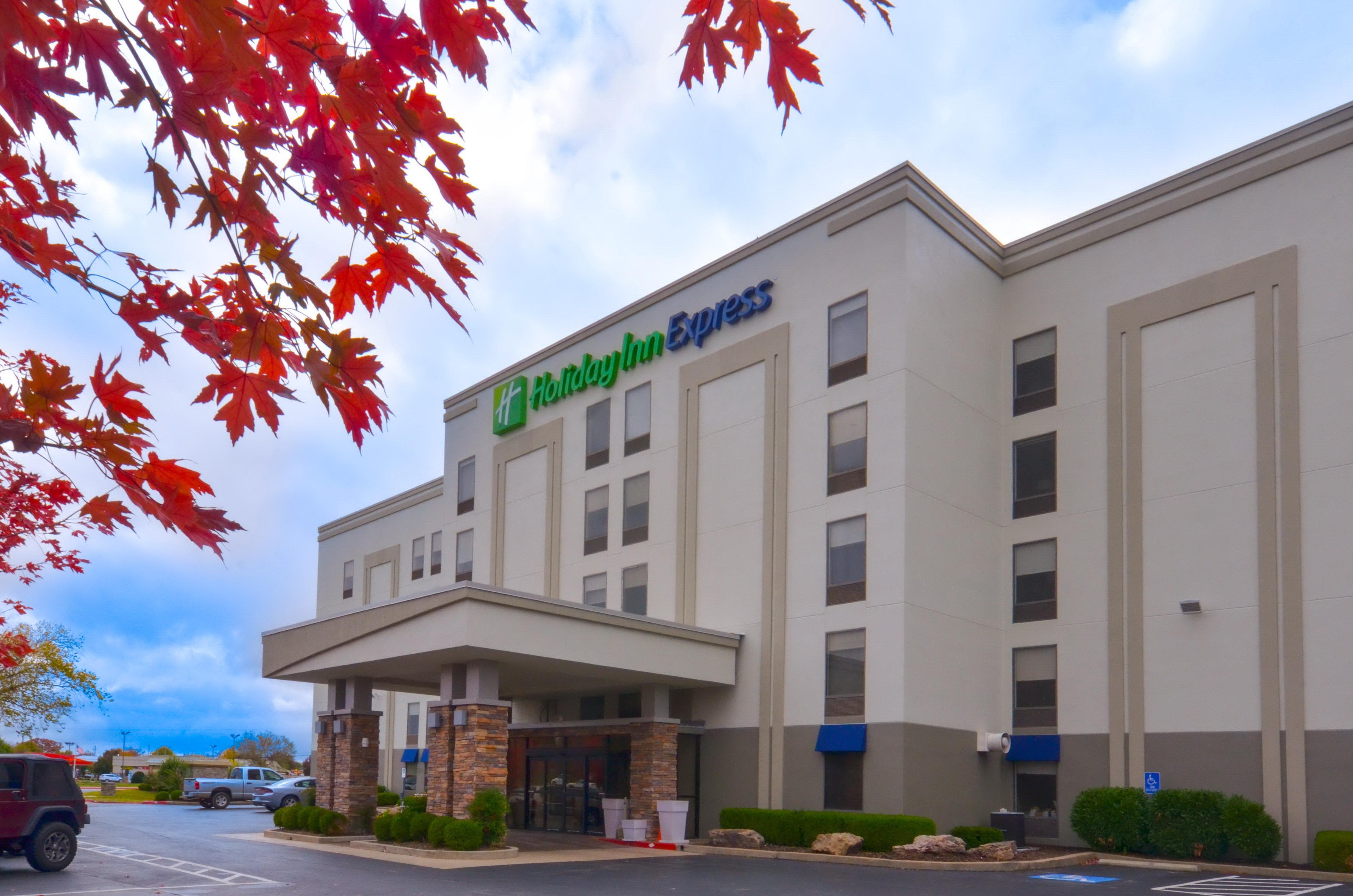 Holiday Inn Express & Suites Fayetteville University Of Arkansas Area By Ihg Eksteriør billede