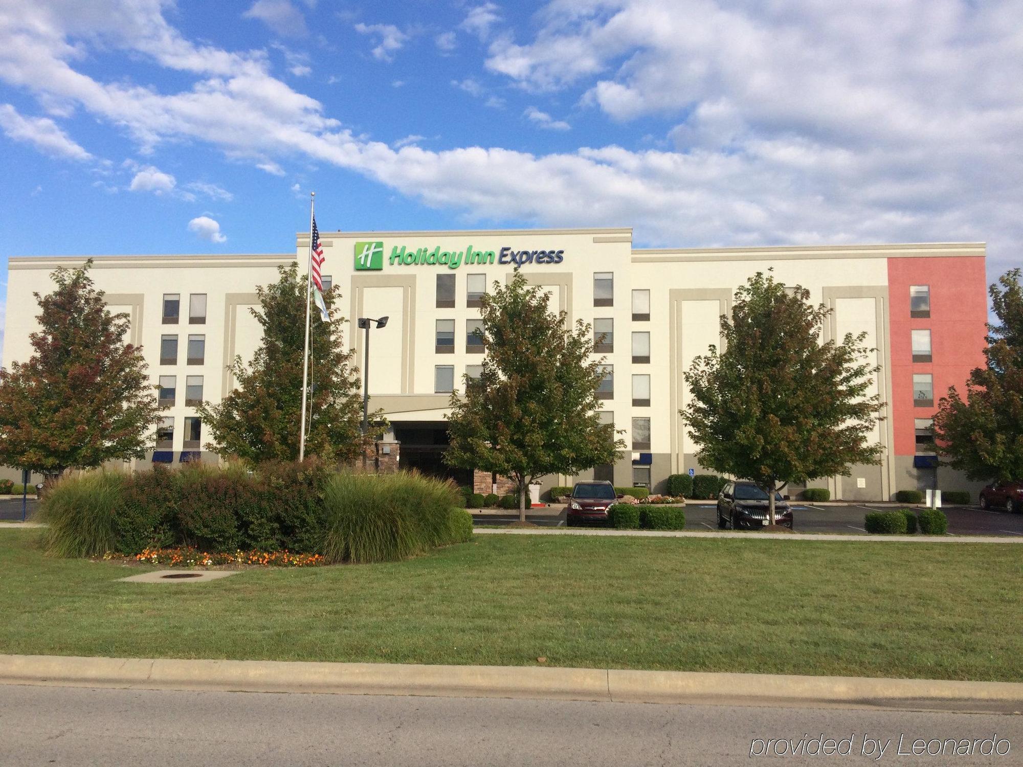 Holiday Inn Express & Suites Fayetteville University Of Arkansas Area By Ihg Eksteriør billede