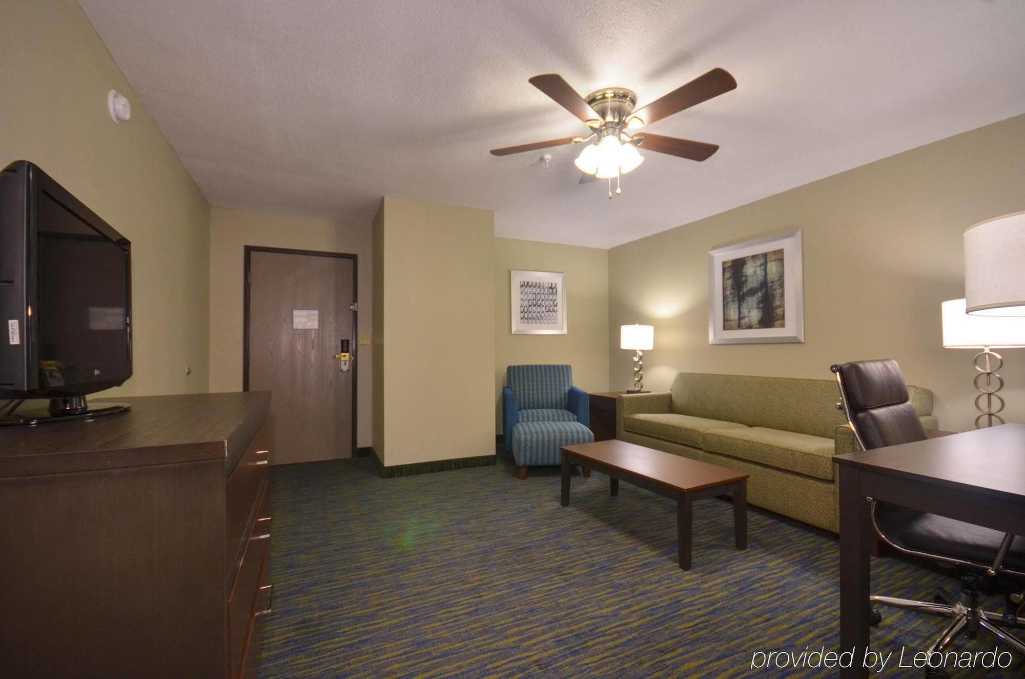 Holiday Inn Express & Suites Fayetteville University Of Arkansas Area By Ihg Eksteriør billede