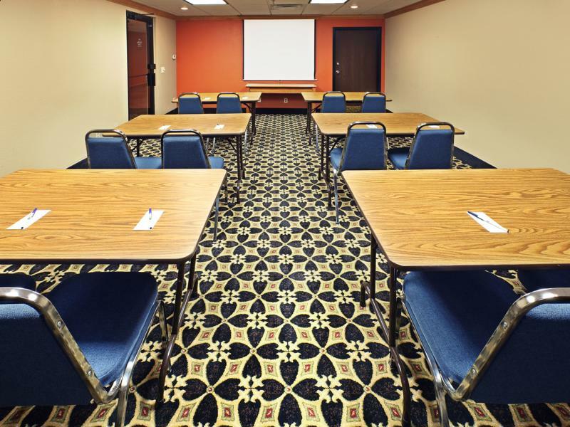 Holiday Inn Express & Suites Fayetteville University Of Arkansas Area By Ihg Eksteriør billede