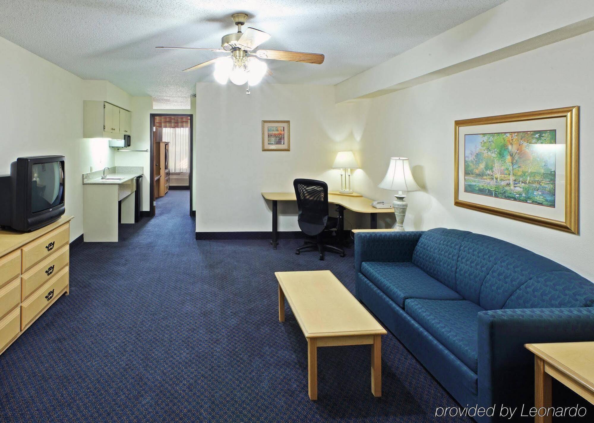 Holiday Inn Express & Suites Fayetteville University Of Arkansas Area By Ihg Eksteriør billede